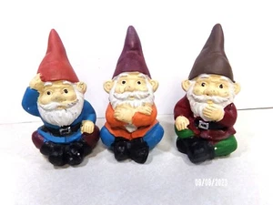3 AYUDANTES DE JUGUETE DE NAVIDAD GNOMOS DE CERÁMICA PINTADOS A MANO DE COLECCIÓN - Imagen 1 de 5
