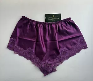 Kaiserin lila Satin Stepphose von Secrets im Spitzenstil 41116 - Bild 1 von 5
