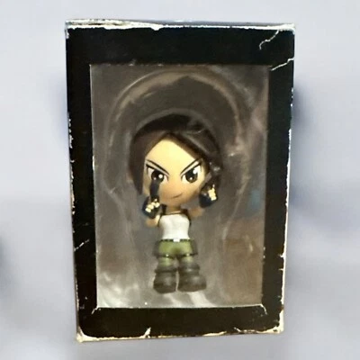 Figura Lara Croft Tomb Raider 20 Años Square Enix Caja de Botín Juegos DMG Foto 1 de 4