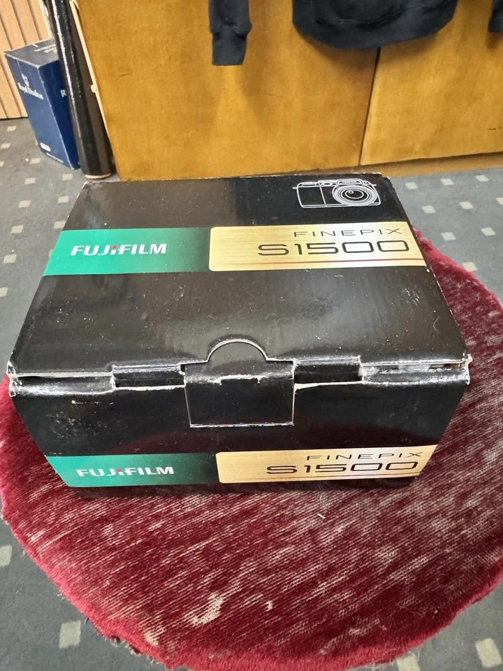 Cámara puente digital Fujifilm Finepix S1500 10,0 MP lente zoom 12x funcionando Foto 1 de 4