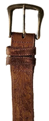 Cinturón De Colección 36" Cuero Marrón Tooled Con Hebilla De Latón Sólido Hojas Follaje Western Foto 1 de 4