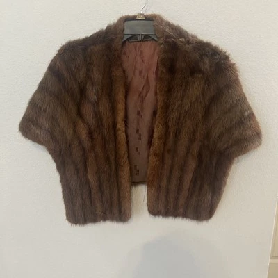 Estola de piel vintage de Maas Brothers Foto 1 de 4