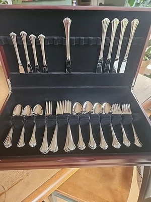 PLATA DE PLATA FRANCESA REED & BARTON COUNTRY 39 Piezas + Caja Foto 1 de 4