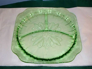 VINTAGE GREEN DEPRESSION GLASS DINNER PLATE GRILL 9" SQUARE ADAM JEANNETTE - Picture 1 of 1