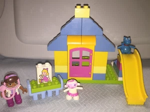 Lego Duplo Disney Doc McStuffins Backyard Clinic #10606 2015 Doc Lambie Stuffy - Picture 1 of 3