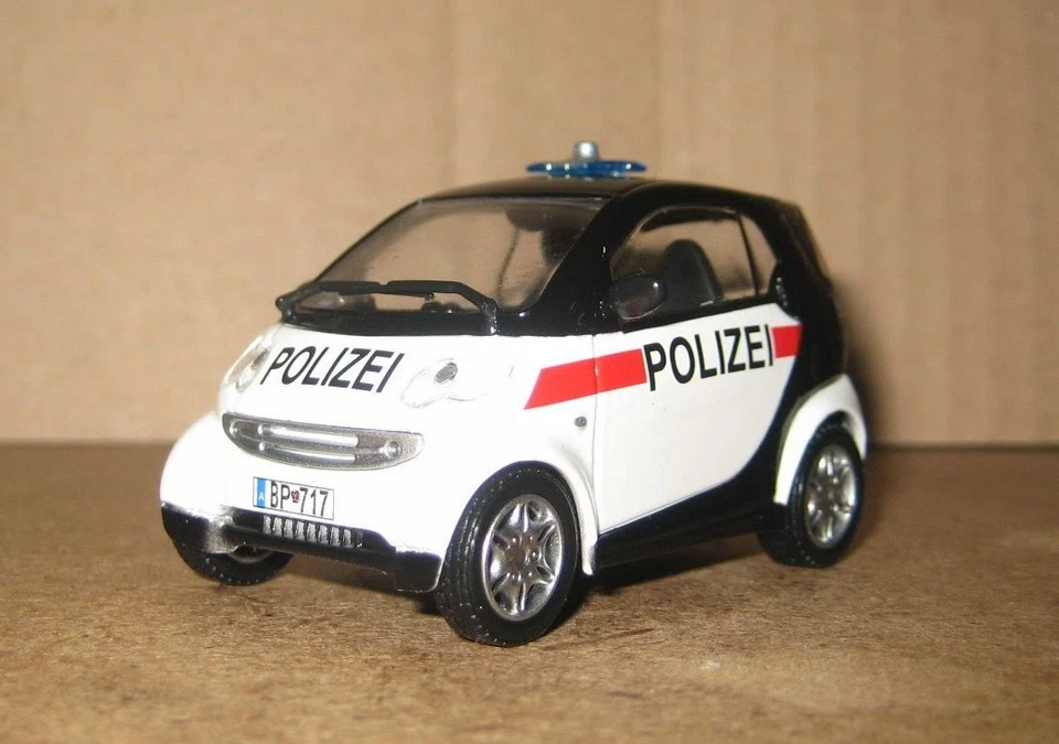 DeAgostini 1:43 Smart City Coupe 1998 Austrian police series World police - Image 1 of 1