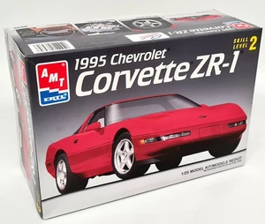 AMT 1/25 - Chevrolet Corvette ZR-1 1995 C4 Plastic Model Car Kit - Picture 1 of 6