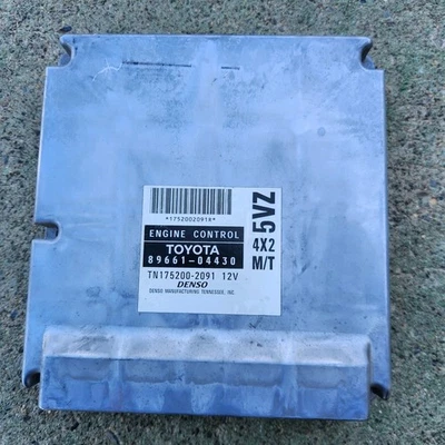 Toyota Tacoma 1998-2000 98-00 3,4 L 4x2 M/T 89661-04430 motor ordenador ecu fabricante original Foto 1 de 4