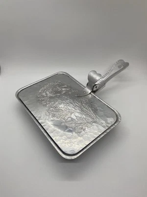 De colección Butler Crumb Catcher Hammerad Flora Diseño Acero Inoxidable TCM Foto 1 de 4