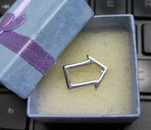 Vtg ESTATE JEWELRY ~ Men's Silvertone Tie Tack Pin ~ ARROW - Picture 1 of 3