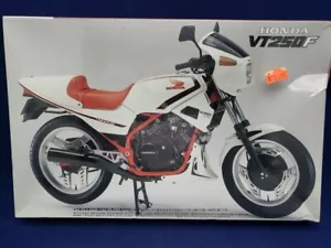 RARE VINTAGE FUJIMI HONDA SUPER SPORT VT250F 1/12 SCALE MOTORCYCLE MODEL KIT - Picture 1 of 15
