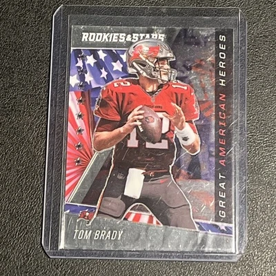 R&S Tom Brady Great American Heroes 2020 #GAH-3 Buccaneers Foto 1 de 2