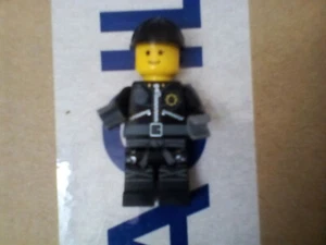 Lego Mini Figure Star Alien Boy with Black Cap - Picture 1 of 3