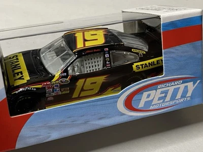 1/64 Action Boxed NASCAR Diecast 2010 Elliott Sadler #19 Stanley Tools Ford NIB - Image 1 of 4