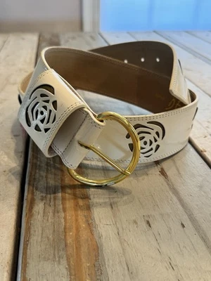 BETSEY JOHNSON Women’s Cream Rose Floral Cut Out Wide Belt Gold Hardware M - Image 1 of 4