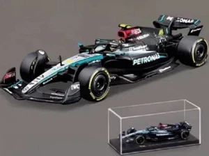 Bburago 2024 AMG F1 W15 LEWIS HAMILTON #44 Modellauto Modell 1:43 OVP Mit Helm - Bild 1 von 2