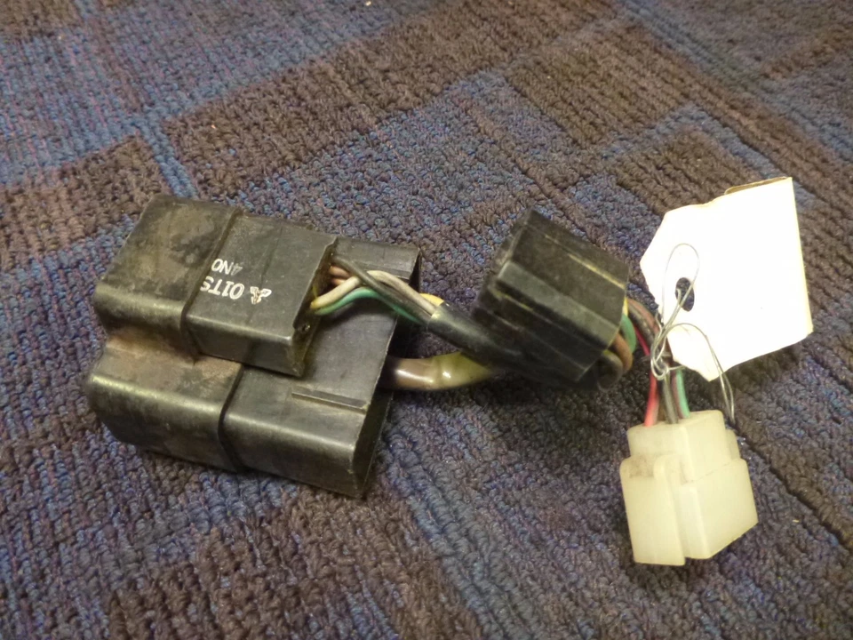 83 Yamaha Riva 180 XC180 1983 unidad de control de scooter relé Foto 1 de 4