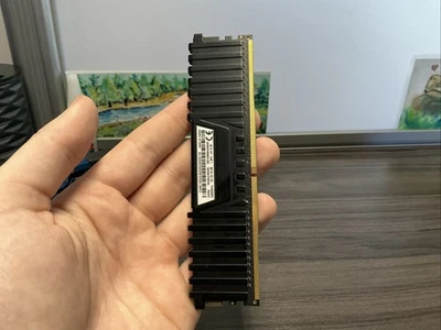 Memoria de escritorio CORSAIR Vengeance LPX CMK16GX4M2A2400C16 8 GB DDR4 Foto 1 de 2