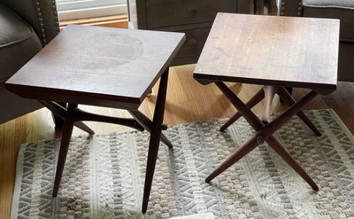 RARO Par de Mesas Dansk de Teca de Extremo por el Diseñador Jens Quistgaard MCM Danesas Foto 1 de 4