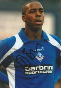 OLDHAM: DARREN BYFIELD SIGNED 6x4 ACTION PHOTO+COA - Picture 1 of 1