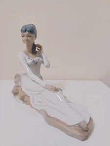 Vintage Spanish "Casades" Lady Porcelain Figure - Picture 1 of 24