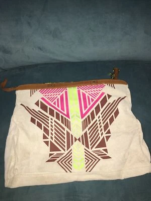 Cartera de Mano Cynthia Vincent Cuero Marrón Neón Borde Cremallera Talla Grande Diseño Tribal Foto 1 de 4