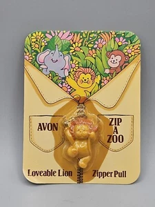 Vintage Avon Zip A Zoo Lovable Lion Zipper Pull Charm 1983 NOS - Picture 1 of 3
