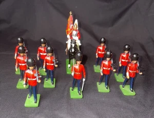 W. Britain's Diecast metal British Royal Guards & mounted guard set of 11 - Picture 1 of 10