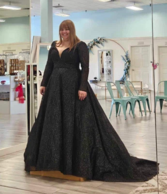 Long sleeve black wedding dress size 18 - Image 1 of 4