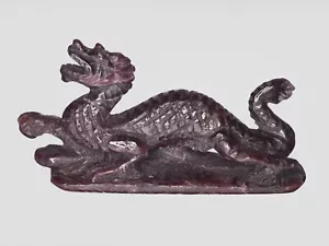 Escultura roja púrpura oscuro natural sin tratar rubí india con certificación GII - Imagen 1 de 7