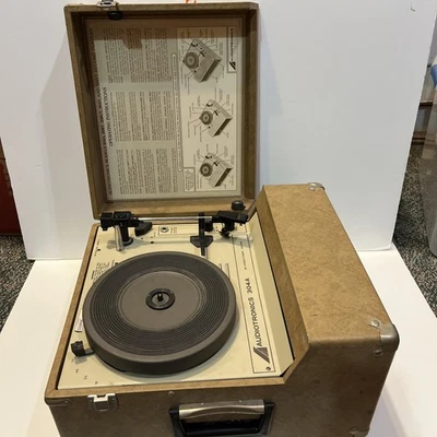 老式Audiotronics型号304A唱机,4速转盘*需要针 — 第 1/4 张图片