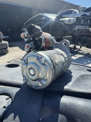 Conjunto de motor de arranque Infiniti 3,5 V6 2013-2017 usado con garantía Foto 1 de 4