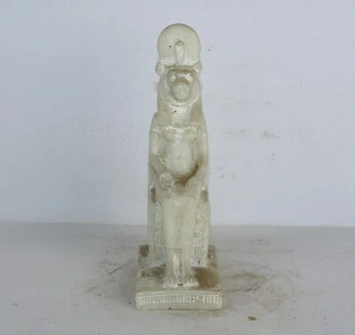 Rara antica statua egizia in alabastro della mitologia egizia Sekhmet a.C. - Immagine 1 di 4