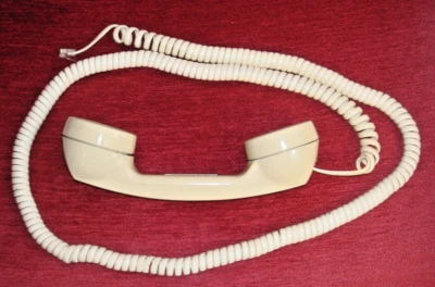 Premier modular plug handset, Beige. - Image 1 of 3