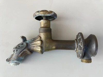 ANCIEN ROBINET ZOOMORPHE A POUSSOIR BRONZE DE FONTAINE - Photo 1/4