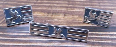 Clip y gemelos de barra de corbata vintage Foster Pegasus caballo alado Foto 1 de 4