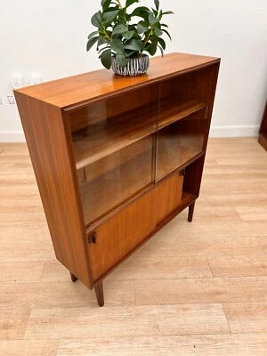 Gabinete de China Mid Century Foto 1 de 4