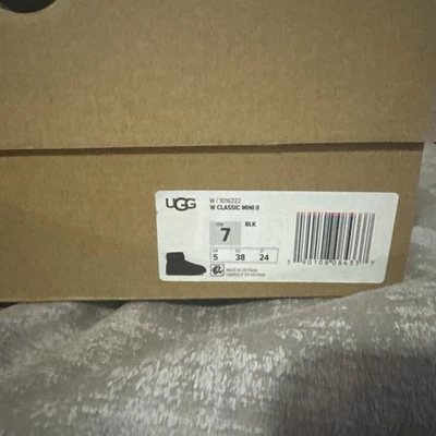 UGG Australia Classic Mini II para mujer, negro Foto 1 de 4