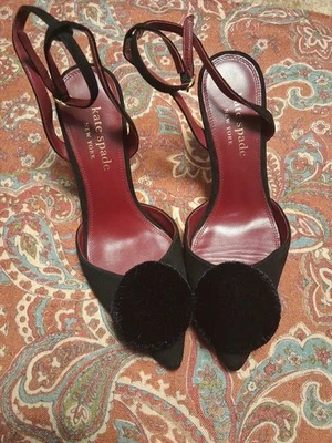 Kate Spade черный Amour Pom насос пятки лодыжки ремень размер 6,5 B - Изображение 1 из 4