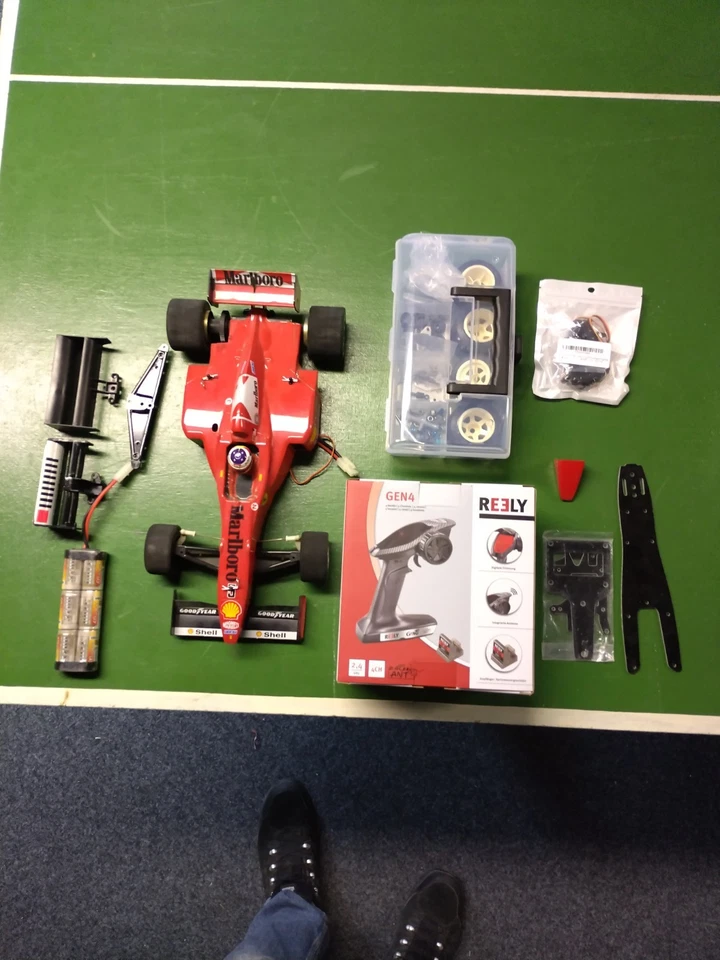 Tamiya Ferrari F310B 1:10 - Bild 1 von 4