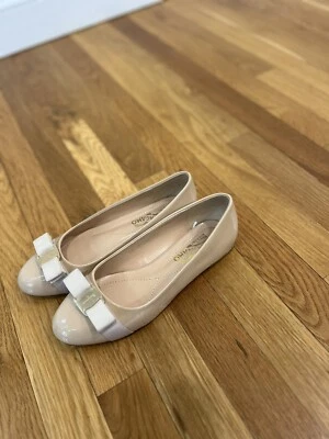 Zapatos planos de ballet Salvatore Ferragamo Varina para mujer 275 (1,5) 8 lazo rosa Foto 1 de 4