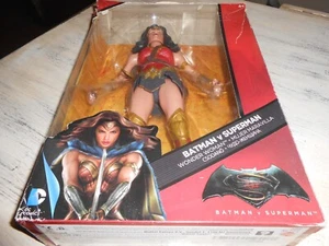 2015 Mattel Batman vs Superman Wonder Woman 12" Action Figure New in Box - Picture 1 of 4