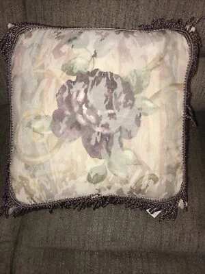 Almohada Cuadrada Croscill Chambord Amatista Púrpura Rosa De Colección Foto 1 de 4