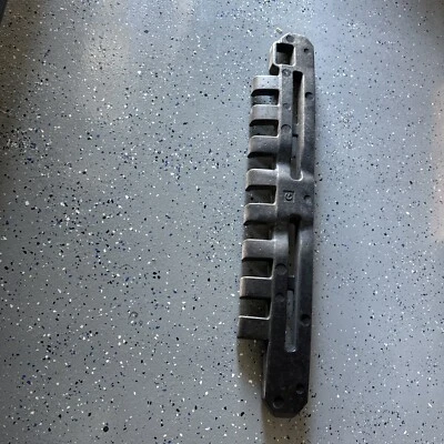 2008 - 2012 年 SUBARU TRIBECA 原始设备制造商后置发动机 REBAR IMPACT ABSORBER FOAM 57705XA04A — 第 1/4 张图片