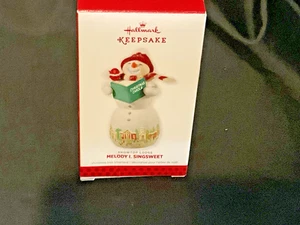 Hallmark Keepsake 2013 Snowtop Lodge Melody I. Singsweet #9. in Serie - neu - Bild 1 von 6