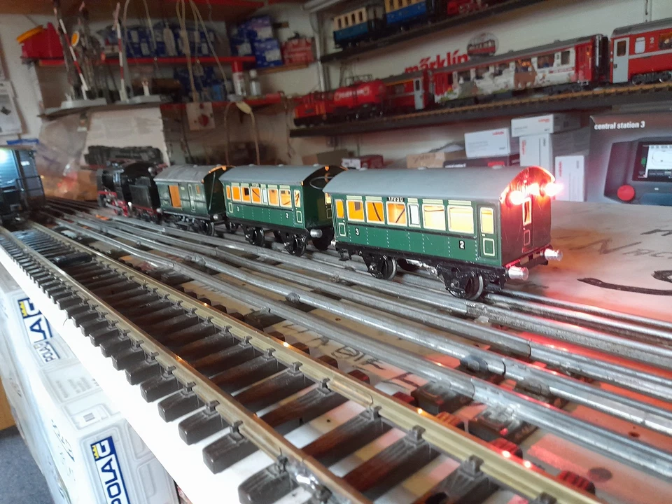 MÄRKLIN Spur 0 antik/überholt  elektrisches  BLECHSPIELZEUGEISENBAHN - STARTSET - Bild 1 von 4