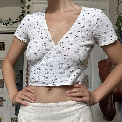 Brandy Melville White Floral Crop Top Thermal Rae Wrap Shirt Top One Size - Image 1 of 4