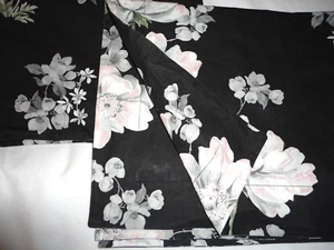 Pottery Barn Lydia BLACK & PINK GREEN FLORAL (pair) STANDARD PILLOW SHAMS 20X26 - Picture 1 of 9