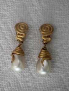 Hard to Find CECILE JEANNE Paris MODERNIST Drop Clip on Earrings - Picture 1 of 15