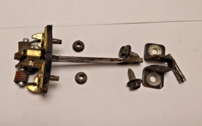 Door Check Limiter Rear Left right XJ Jeep Cherokee 1997 1998 1999 2000 2001 - Imagem 1 de 4